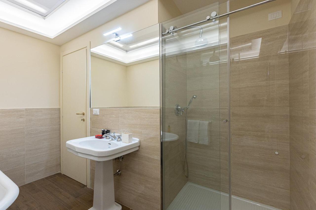 Spa Apartment Via Barberini Rome Exterior photo